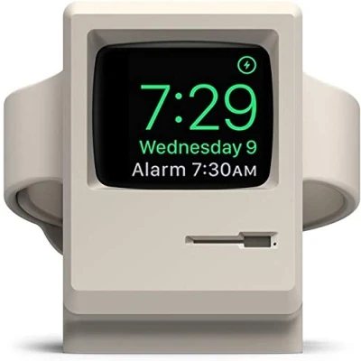 Immagine di elago W3 Supporto Caricatore Compatibile con Apple Watch Serie 10/9/8/7/6/5/4/3/2/1/SE 2/SE (46mm 45mm 44mm 42mm 41mm 40mm 38mm), Design 1984 Macintosh [Cable Not Included] (Bianco)