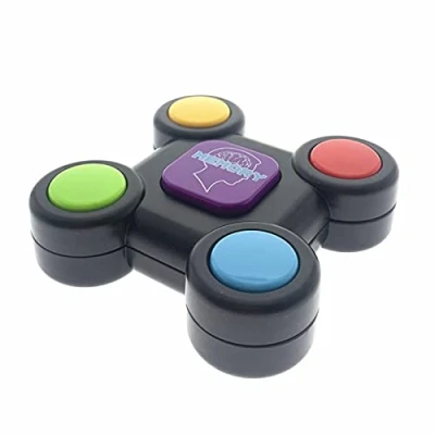 Immagine di gioco di memoria, gioco, elettronico memoria per i bambini età 8 e su, tenuto in mano con luci suoni