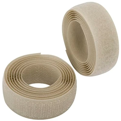 Immagine di Aerzetix C65924 Nastro/rotolo di scratch 20mm 1 metro auto aggrappante organizer/fermacavo striscia aggancio sacchetto indumento cinghia colore: beige chiaro in poliammide e poliestere