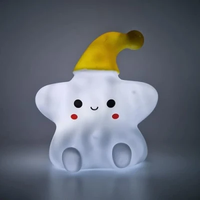Immagine di Creative Visualization lamp Lampada Notturna per Bambini a Forma di STELLA con CAPPELLO Batterie Incluse (STELLA CAPPELLO)