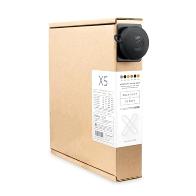 Immagine di D&#039;Addario XSAPB1152 B25 Corde per chitarra acustica rivestite in bronzo fosforoso XS, massima durata con una sensazione liscia e un tono eccezionale, chitarre a 6 corde, 11 52 Custom Light,