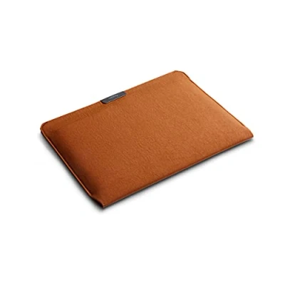 Immagine di Bellroy Laptop Sleeve (notebook da 14&quot;, tessuto riciclato resistente all&#039;acqua, accesso magnetico) Bronze