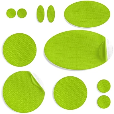 Immagine di aZengear Toppe di riparazione per piumini, autoadesive, morbide, impermeabili, resistenti agli strappi in tessuto nylon fissare i fori nei vestiti, sacchi a pelo (11 pezzi, Verde)