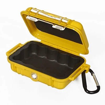 Immagine di PELI 1010 Valigia Micro Impermeabile per Smartphone e piccoli attrezzi, Grado di protezione IP67, Capacità 0,3L, Prodotto in USA, Colore Giallo/Nero