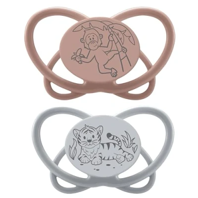 Immagine di NIP Butterfly: ciuccio delicato sulla pelle e sui denti, tettarella piatta, morbido flessibile, disco extra leggero traspirante, senza BPA, sostenibile, con scatola, 5 18 mesi, marrone/grigio