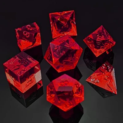 Immagine di Bescon Crystal Clear (Unpainted) Sharp Edge DND Dice Set of 7, Razor Edged Polyhedral D&amp;D for Dungeons and Dragons Role Playing Games, Ruby Color