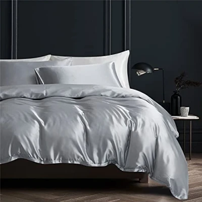 Immagine di Gezu set di copripiumino in raso seta, 200 x cm, grigio chiaro liscio e morbido biancheria da letto per 2 persone con federe 65 cm chiusura lampo
