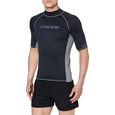Immagine di Cressi Rash Guard Man, Maglia Protettiva con Maniche Corte in Speciale Tessuto Elastico, Protezione Solare UV (UPF) 50+ Uomo, Nero/Grigio, XS/1 (46)
