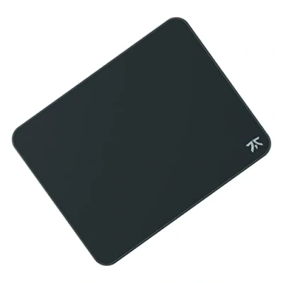 Immagine di Fnatic Dash PRO M Tappetino per Mouse da Gioco esteso Esport con Bordi cuciti e Base in Gomma Antiscivolo, Superficie Veloce (Dimensione M, Medio, Nero, Tessuto Ibrido) 360 x 280 3mm