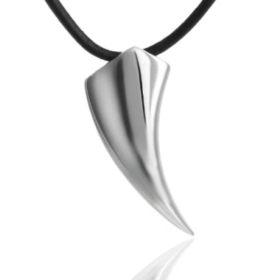 Immagine di DonDon Collana da Uomo in Cuoio Pelle 50 cm con Pendente Acciaio Inossidabile Argento Dente Lupo
