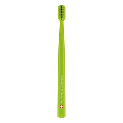 Immagine di Curaprox Spazzolino da denti CS 5460 Ortho manuale con taglio speciale per parentesi graffe setole Ultra Soft CUREN Verde