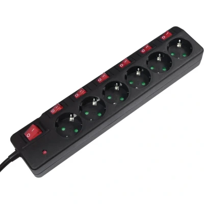 Immagine di LogiLink LPS233 prolunghe e multiple Interno 1,5 m 6 presa(e) AC Nero