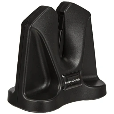 Immagine di InnovaGoods Affilacoltelli Pro V Sharvy, Design a Forma di V, Doppia Funzione: Lucidatura e Affilatura, Base Antiscivolo in Silicone, Universale per Tutti i Coltelli, Nero, 9,5x9,4x5,5 cm, Silicone
