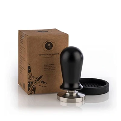 Immagine di Buddy&#039;s Bar Barista Edition, pressacaffè di Alta qualità, Ø 51 mm, Base Altezza: 10 cm, in Acciaio Inox, Timbro Espresso per portafiltro da tampone caffè con Tappetino Silicone