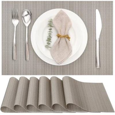 Immagine di Myir Tovagliette Americana Plastica Lavabili, Set di 6 Non scivolose Resistenti al calore, Tovaglietta Americane per Tavolo da Cucina (Argento d&#039;oro)
