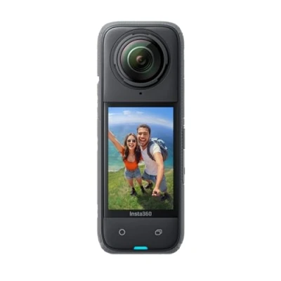 Immagine di Insta360 X4 Pack Standard Action Cam 360 8K Impermeabile, Video Grandangolari in 4K, Effetto selfie stick invisibile. Protezioni Lenti Rimovibili, Autonomia Batteria 135 min, Editing IA