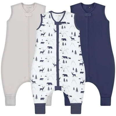 Immagine di Mama Cheetah Coperta portatile per Neonato, Sacco a Pelo in Cotone Biologico, con Cerniera Doppio Senso, 0,5 TOG Foresta/Grigio/Blu Navy (con piedi), 90cm (Taille Bébé 100 110cm)