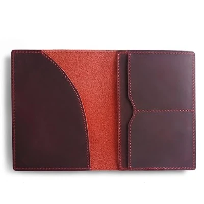 Immagine di Porta passaporto in pelle, stile retrò, doppia copertina per passaporto, organizer documenti da viaggio, riporre passaporti, carte di credito, d&#039;identità, Rosso vinaccia, Classico