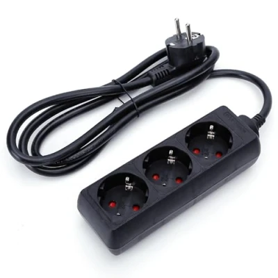 Immagine di Multipresa a 3 vie senza interruttore, 1,5 m, 3G, mm² nera, ideale per collegare più dispositivi elettrici.