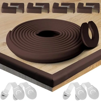 Immagine di HAPPY CHLEA® Paraspigoli per Bambini in Gomma, Kit di Protezione e Sicurezza 6,4 M Copertura Totale con Rotolo Paracolpi 8 Angolari Morbidi, 1 Fermaporta 4 Blocca Cassetti. Certificato