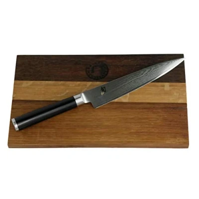 Immagine di Kai Shun DM 0701 Coltello damascato giapponese ultra affilato, lama 15 cm + tagliere in legno a barile 25 x