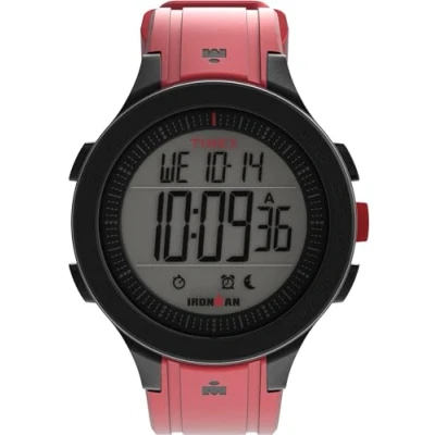 Immagine di Timex Orologio unisex Ironman T200 da 42 mm, cinturino in silicone rosso, quadrante digitale, cassa nera TW5M62300