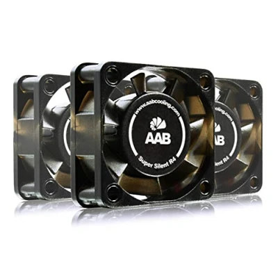 Immagine di AABCOOLING Super Silent R4 Una Silenziosa e Molto Efficiente 40mm Ventola per Case PC, Fan, Ventilatore, 4cm, 3 Pin Aspirazione, Stampante 3D, 9V Adattatore Pezzi 7,9 Db (A)