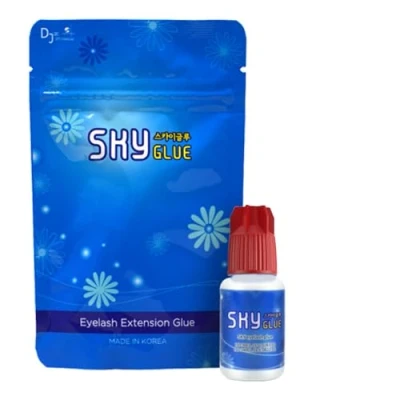 Immagine di P Beauty colla per extension ciglia, Sky Glue Type D 5 ml, tenuta ultra forte, tecnica volumetrica e 1:1, tempo di asciugatura 3 secondi, durata settimane, permanente ciglia