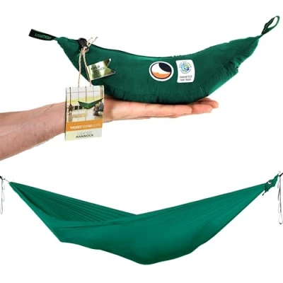 Immagine di Amaca Ultraleggera Verde Nylon Paracadute 320 x 140 cm, 228 g Con Moschettoni 6 kN e Montaggio Facile Ticket to the Moon dal 1996