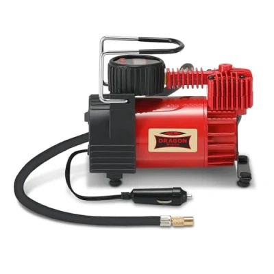 Immagine di Dragon Winch Compressore Aria Portatile 12V 6,8 Bar / 100 PSI con Una capacità di 35 l/min + manometro Digitale Integrato, Presa accendisigari, Borsa per Il Trasporto, 3X Punte intercambiabili