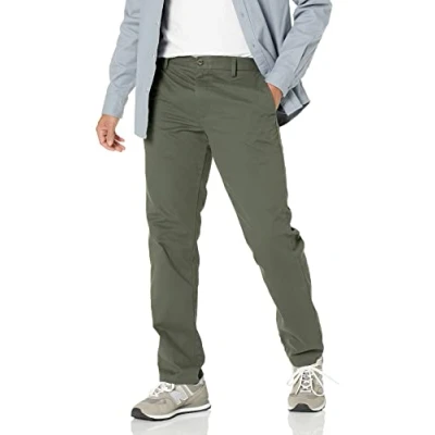 Immagine di Amazon Essentials Pantaloni Chino Aderenti con Parte Piatta sul Davanti Resistenti alle Pieghe Uomo, Verde Oliva Scuro, 30W / 30L