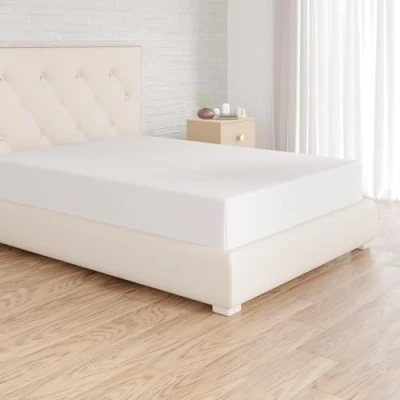 Immagine di Amazon Basics Lenzuolo con angoli Piazze Francese, 140 x 200 cm, in 100% cotone jersey altezza da 30cm, Bianco