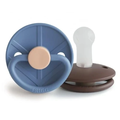 Immagine di FRIGG Little Viking Ciuccio in Silicone Pacco con 2 Ciucci Prodotto Danimarca Senza BPA Tettarella simmetrica a ciliegia (Ocean View/Cocoa, Taglia (6 18 Mesi))