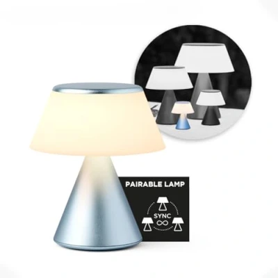 Immagine di Lexon LUMA S, lampada da comodino, luce notturna wireless con dimmer e sincronizzazione multi lampade, 9 colori LED, ricaricabile, in alluminio, colore: blu chiaro