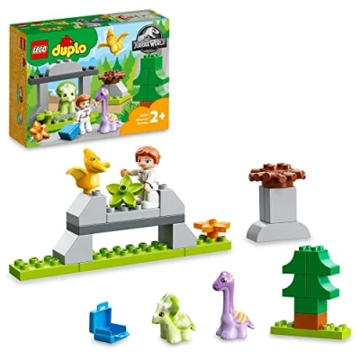 Immagine di LEGO DUPLO Jurassic World l’Asilo Nido dei Dinosauri, Set con Mattoncini Grandi, 3 Animali Giocattolo, Fiori e Piante da Costruire, Giochi per Bambini Bambine 2 anni in su 10938