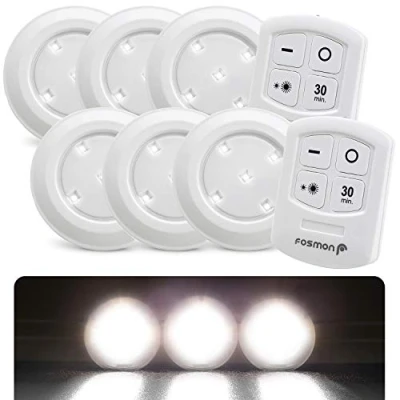 Immagine di Fosmon (6 Pack LED Puck Light wireless con telecomando, Sotto l&#039;illuminazione del governo [5 bianco diurno, stile ampio per proiettore Floodlight, timer da 30 minuti, funzionamento a batteria]