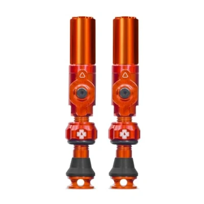 Immagine di Muc Off Big Bore Hybrid Tubeless Valves, Orange 35mm Precision Engineered Dust Caps for Bikes with Revolutionary Airflow Technology Schrader Valve MTB/Road/Gravel