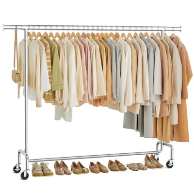 Immagine di SONGMICS Stand Appendiabiti con Rotelle, Portabiti per Carico Pesante, Barra Estensibile, Portata 110 kg, 45 x (160 200) 162,9 cm, Metallo Cromato, Colore Argento HSR176E01