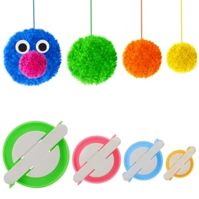 Immagine di KNEWMART pom Maker, 4 taglie Fluff Ball Weaver Needle PomPom Maker Set Fai da te Pompoms artigianato Doll Making Kit Filato di lana maglia attrezzi per
