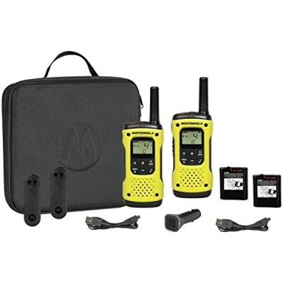 Immagine di MOTOROLA Solutions Lotto di 2 Walkie Talkie TALKABOUT T92 PMR446 Nero/Giallo Lungo raggio Indice IP67 Funzionano con batterie