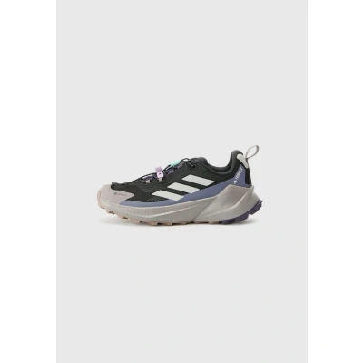 Immagine di Adidas Terrex Trailmaker 2 GORE TEX Scarpe da trail running, Donna, Taglia: 38 2/3, Core black/grey two/preloved violet Tessuto / sintetico