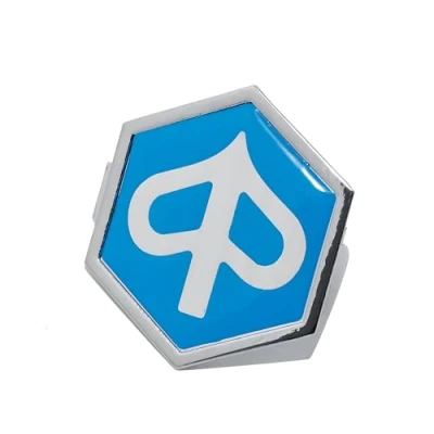 Immagine di Piaggio Logo/emblema scudo anteriore disponibile in diversi modelli