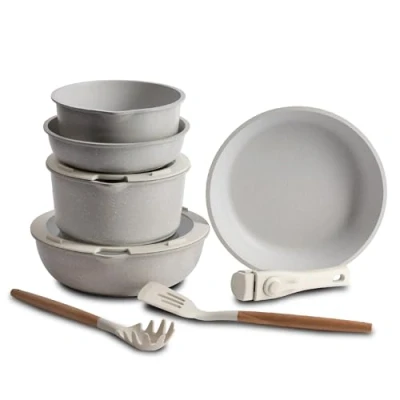 Immagine di BERGNER CLICK&amp;COOK Set 10 PZS Pentole Easy Click Beige Include padelle, casseruole, coperchi e utensili Alluminio pressofuso Rivestimento antiaderente in effetto marmo Manico rimovibile