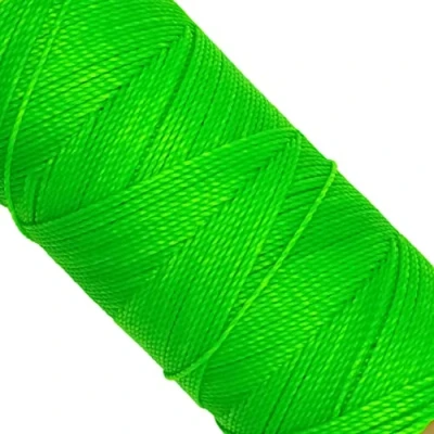Immagine di Linhasita, rocchetto di filo cerato, Linhasita 100 g, 170 m, 1 mm spessore, in poliestere, macramè, 30 colori. metros / gr Verde fluorescente