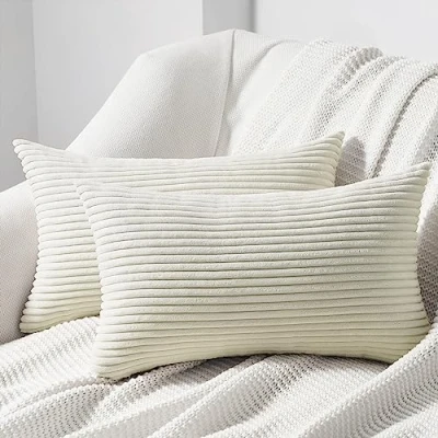 Immagine di Topfinel Federe de Cuscini 30x50 in Velluto a Coste per Divano Beige Latteo Copricuscini Quadrati Elegante Decorativa Salotto Moderno Cuscino Cerniera Invisibile Camera da Letto Set 2 Pezzi