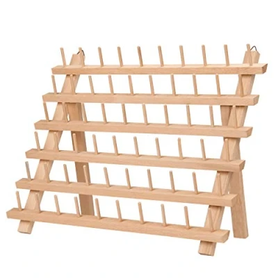 Immagine di Kurtzy 60 Porta Rocchetti di Filo in Legno Fili Cucito con Ganci da Appendere a Parete o Appoggiato Piedi Spolette Faggio Bobine per Ricamo e