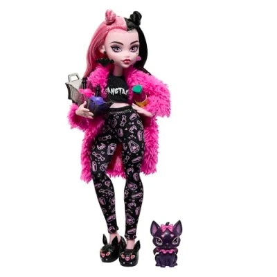 Immagine di Monster High Draculaura Creepover Party, Bambola con Outfit Dettagliato e Accessori per Il Pigiama Cucciolo di Pipistrello Conte Fabulous Incluso, Giocattolo Bambini, 4+ Anni, HKY66
