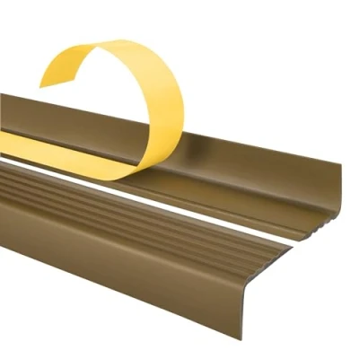 Immagine di Profilo per bordi scale angolare in PVC autoadesivo, Paraspigolo Strisce antiscivolo gradini 40x25mm, Ottone, 100cm