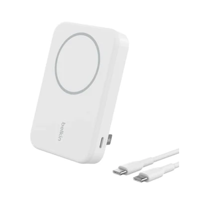 Immagine di Belkin BoostCharge Pro Power bank wireless 8.000 mAh con Qi2, caricabatteria portatile compatibile MagSafe, supporto integrato per iPhone 16, 16 Plus, Pro, Max, 15 e altri, bianco