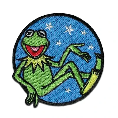 Immagine di Comercial Mercera Disney © The Muppets Kermit Der Frosch Toppa termoadesiva da applicare con il ferro stiro, dimensioni: 6,3 x 5,9 cm